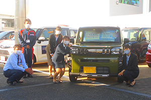 試乗車展示場